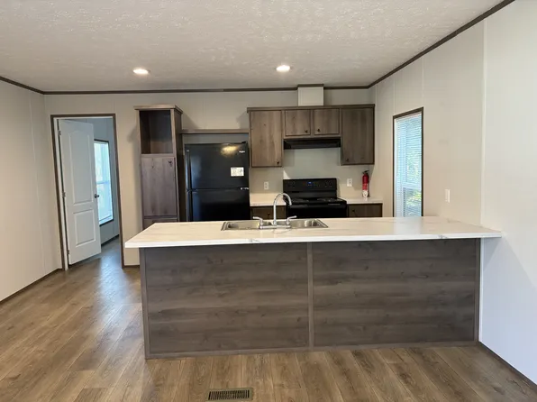 414 Chloe Cir, Timmonsville, SC 29161