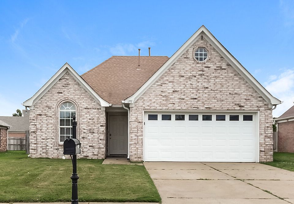 1st image of 1332 Custer Dr E