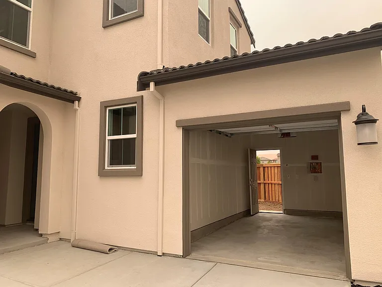 2352 Ellerby Pl #CASITA — Photo 3