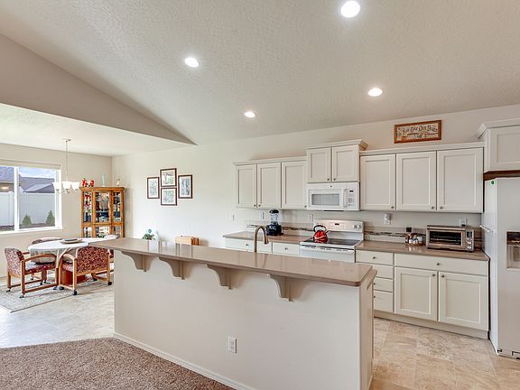 5th image of 3339 N McMullen Dr