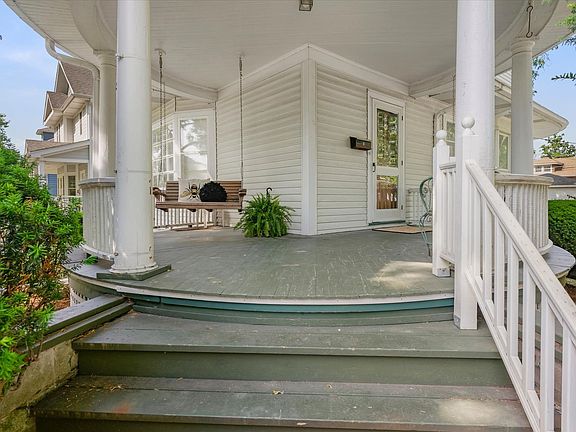 3rd image of 300 W Grantley Ave