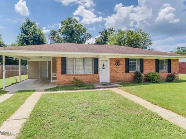 2182 Collins Blvd, Gulfport, MS 39507