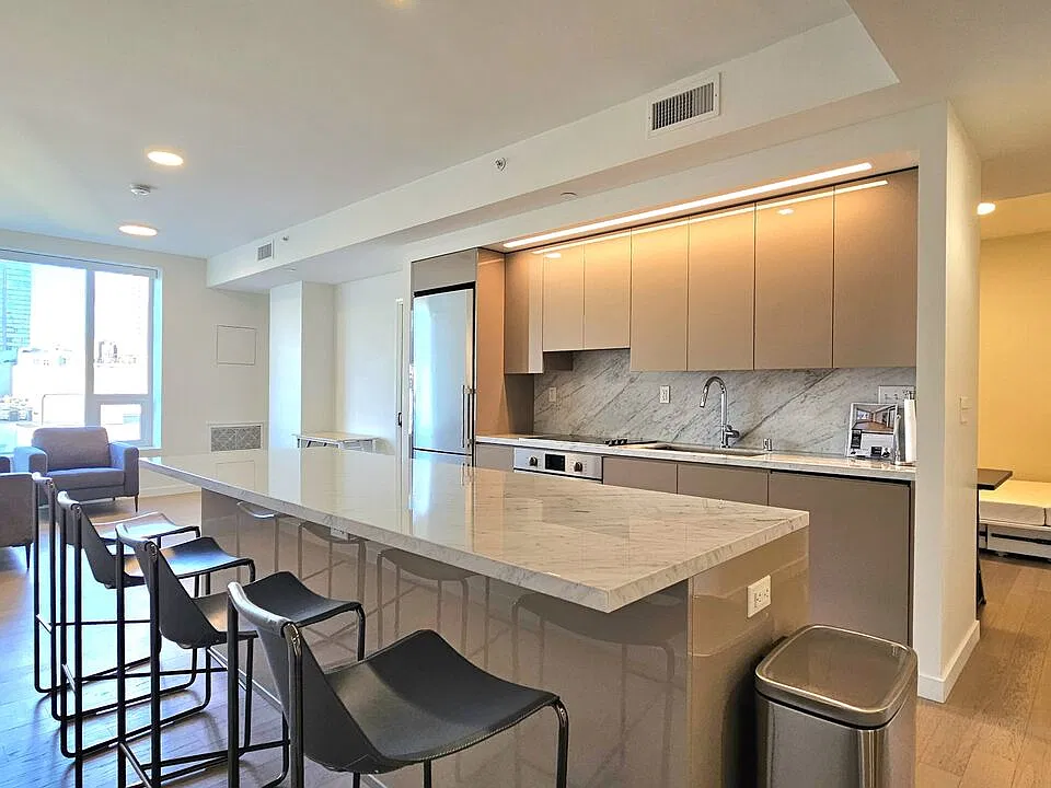 1050 S Grand Ave #1008