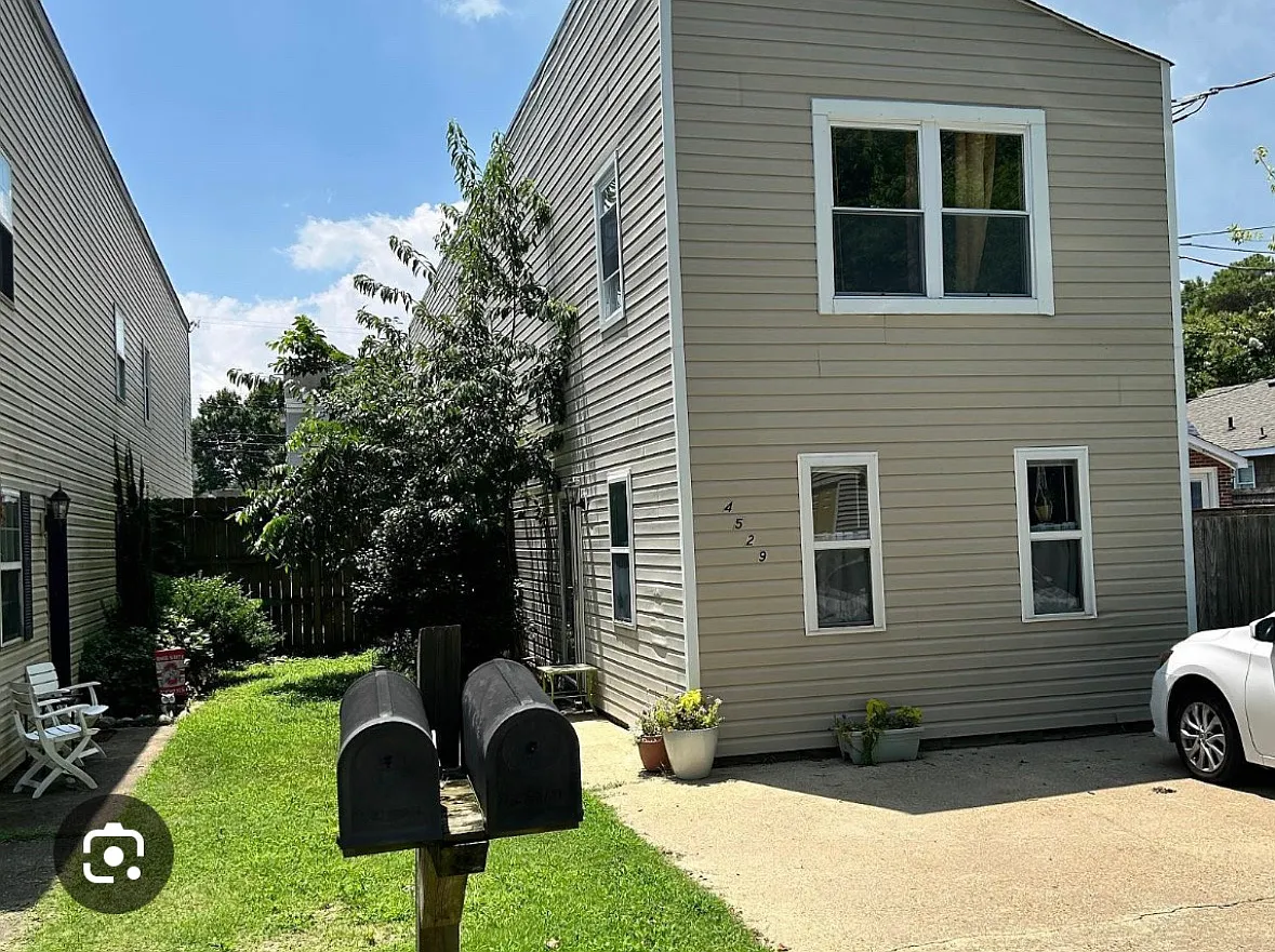 2 bed, 1.5 bath, 1022 sqft, $2,500 — Photo 1