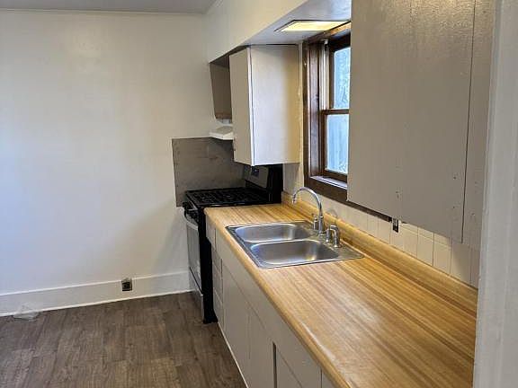4th image of 5304 Hollis Ave