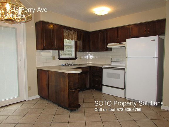 3rd image of 1346 Perry Ave