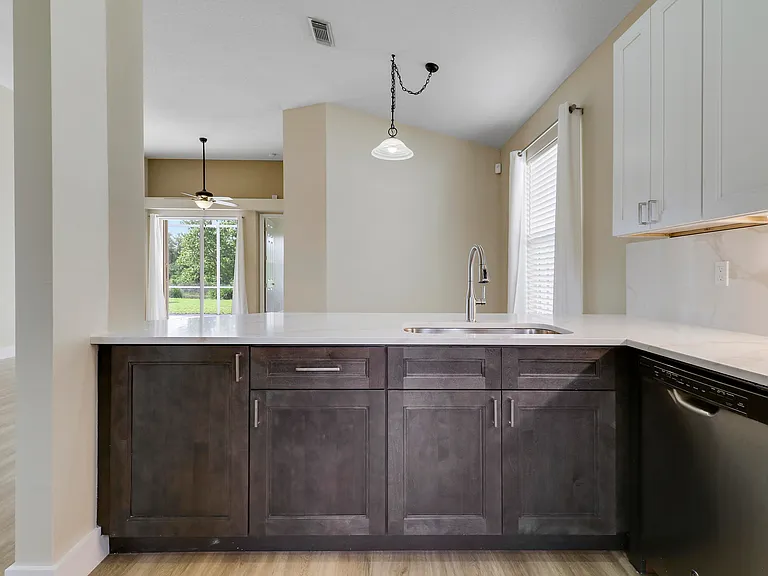 726 SW Aruba Bay — Photo 11
