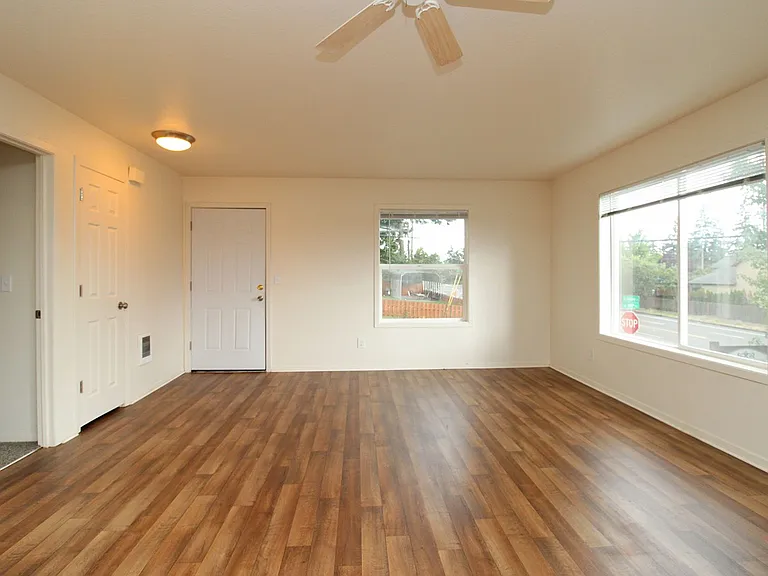 McKenzie Court — Photo 8