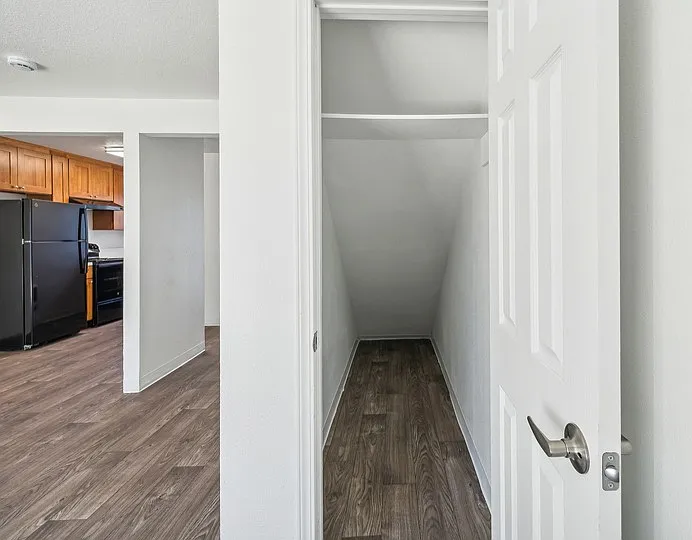Alturas Vose Townhomes — Photo 23