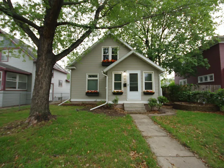 903 11th Ave S — Photo 16