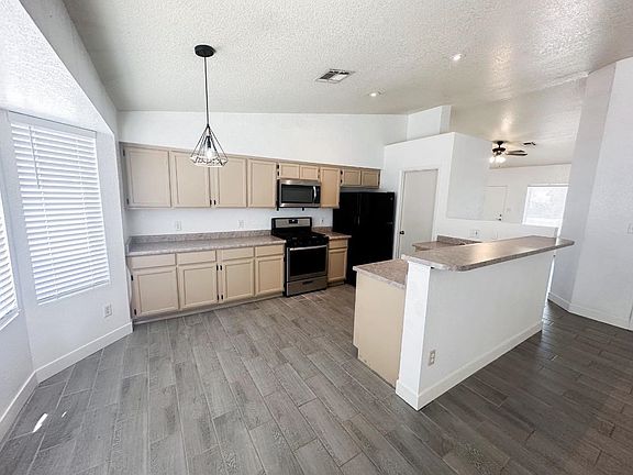 3rd image of 11229 E 24th Pl