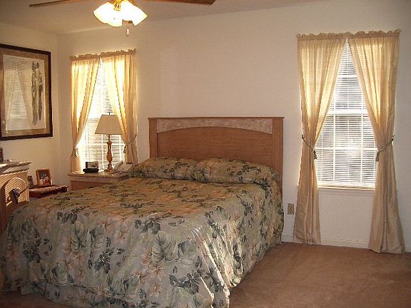 5th image of 308 Gregory Dr