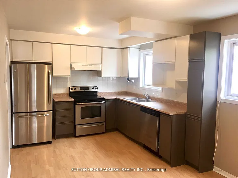 4 Nootka Cres #2 — Photo 12