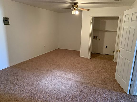 4th image of 900 Snyder St
