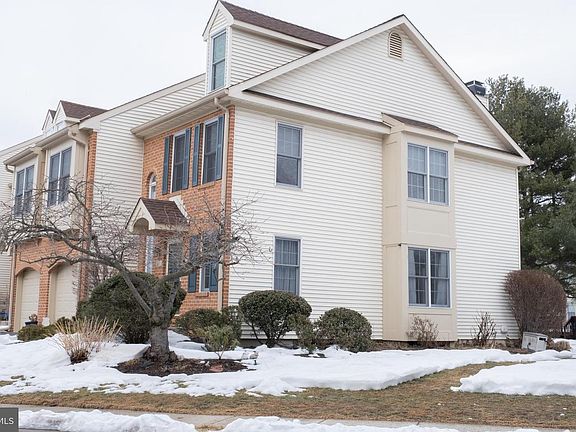 2nd image of 1400 Continental Cir