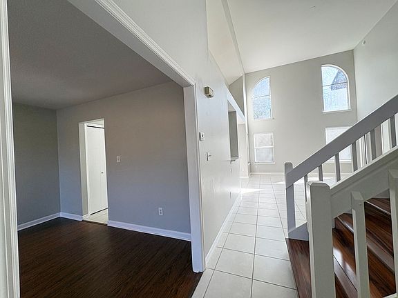 2nd image of 2321 Roanoke Ct