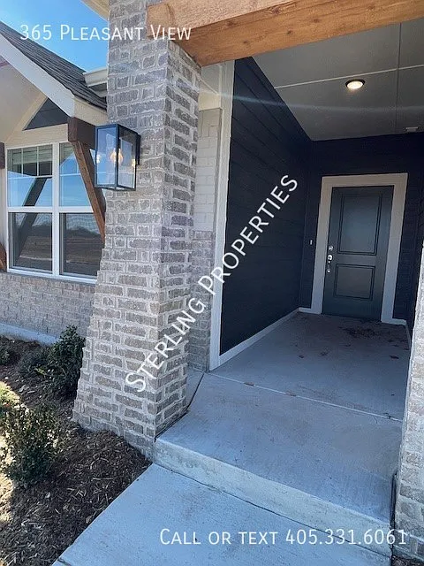3 bed, 1295 sqft, $1,675 — Photo 2