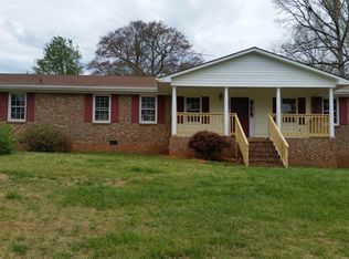 35 Annandale Dr, Boiling Springs, SC 29316