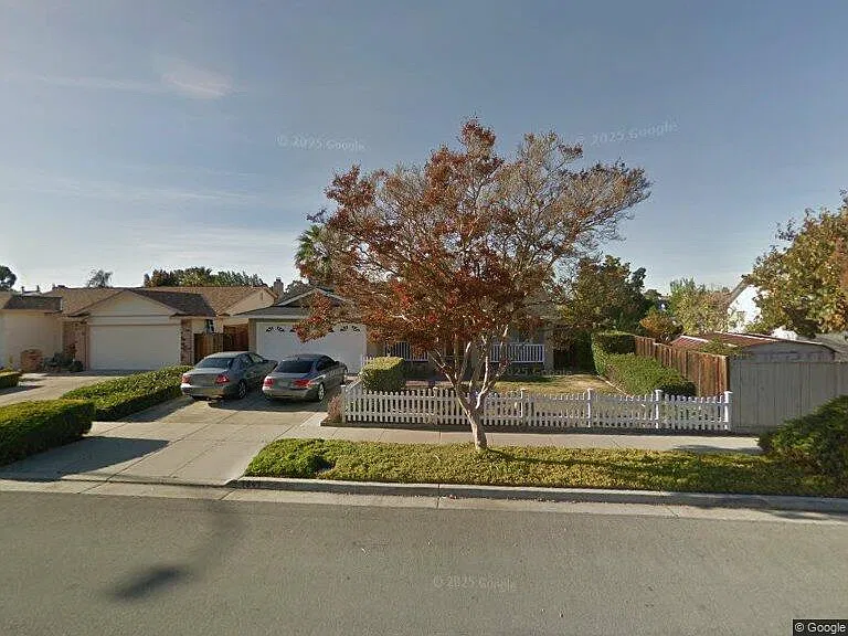 2 bed, 950 sqft, $3,995 — Photo 1