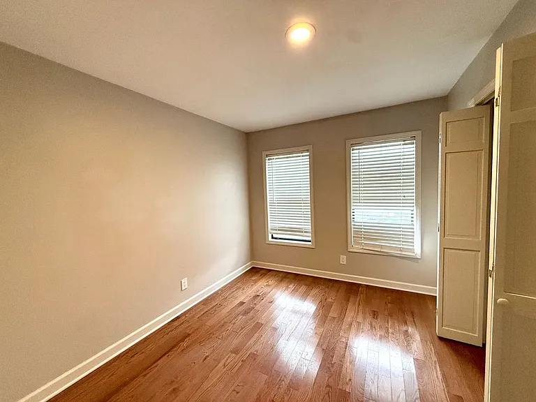 932B Russell St — Photo 24