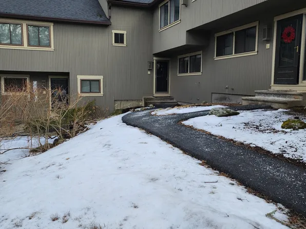 33 Woods Way #33, Woodbury, CT 06798