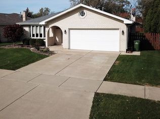6556 W 92nd St #2-1, Oak Lawn, IL