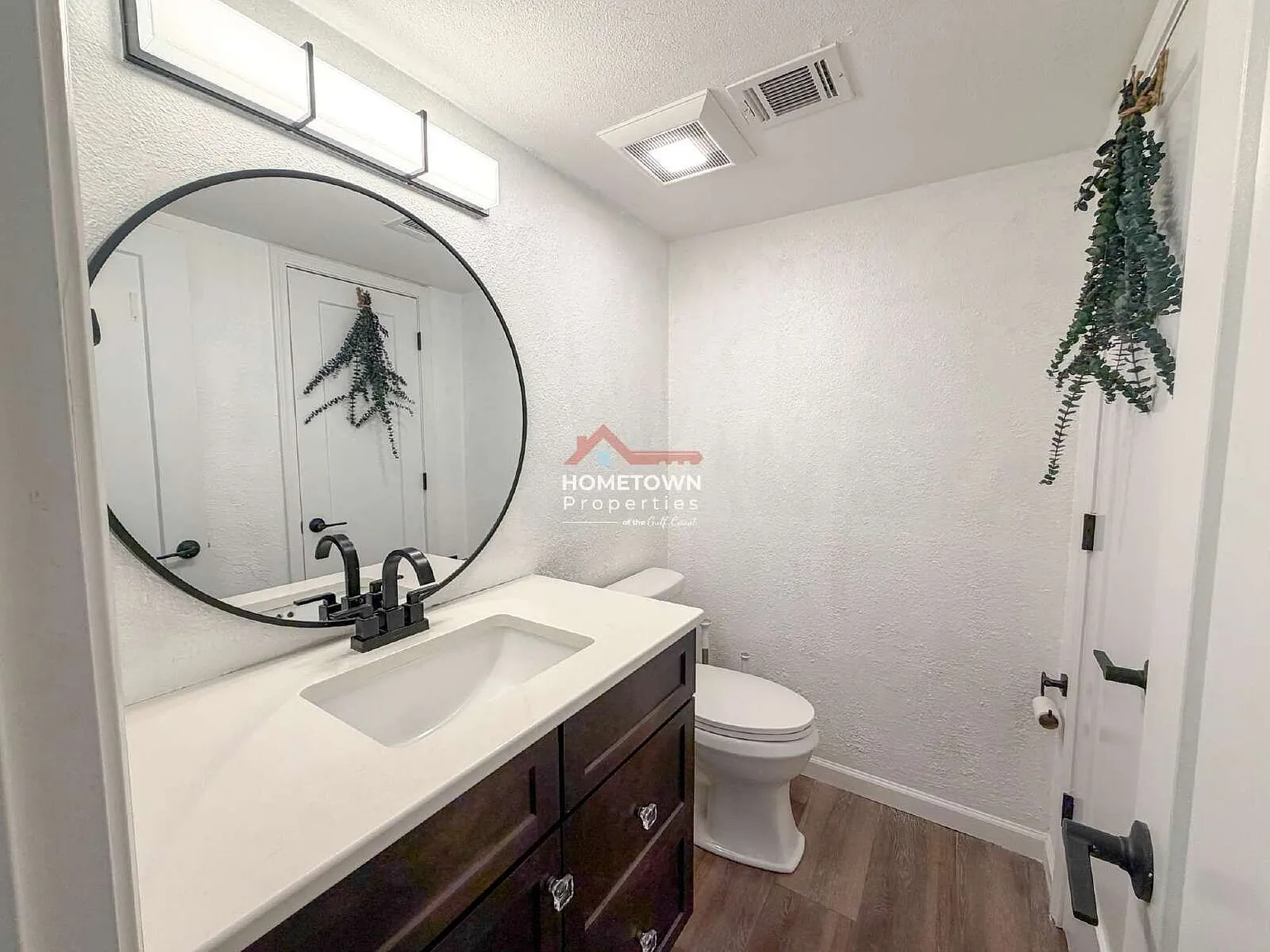 2 bed, 1.5 bath, 936 sqft, $1,600 — Photo 4