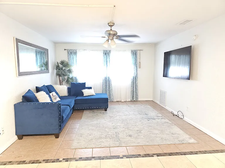 302 Lincoln Ave #10 — Photo 9