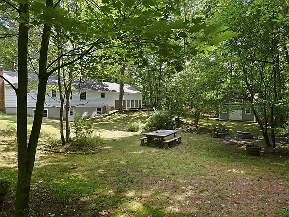 3rd image of 81 Warren Rd