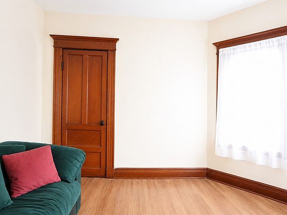 5th image of 37 Hallenbeck Ave