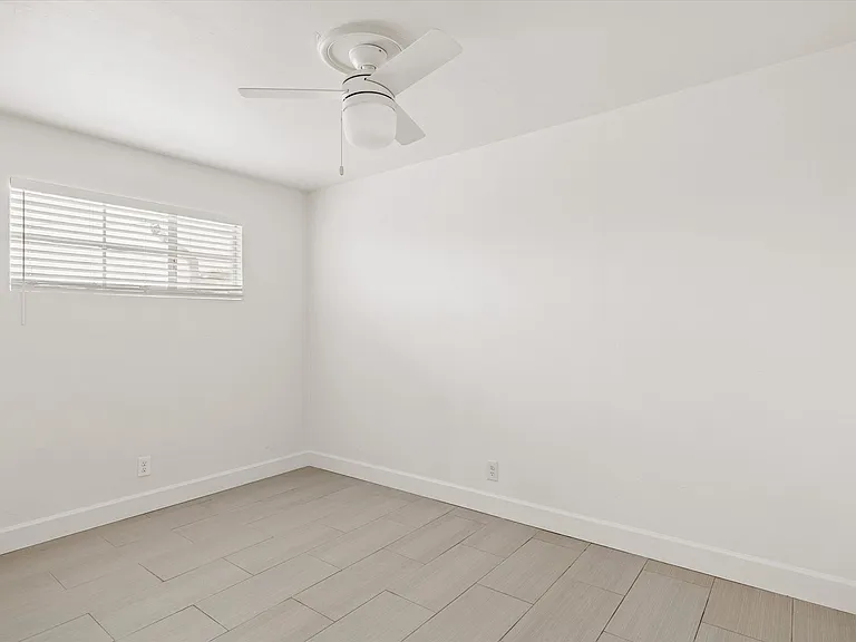 1909 N 72nd Pl — Photo 14