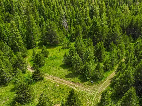 10XXX N Whispering Pines Ln, Elk, WA 99009