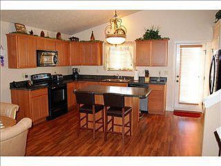 3rd image of 1324 Blackberry Way