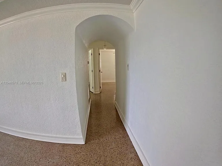 5720 SW 38th Ct — Photo 12