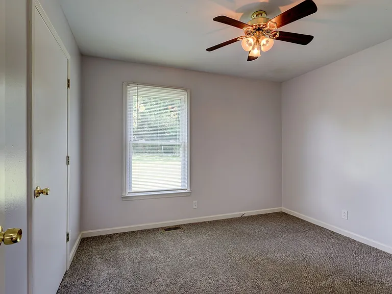 204 Bob White Dr — Photo 34
