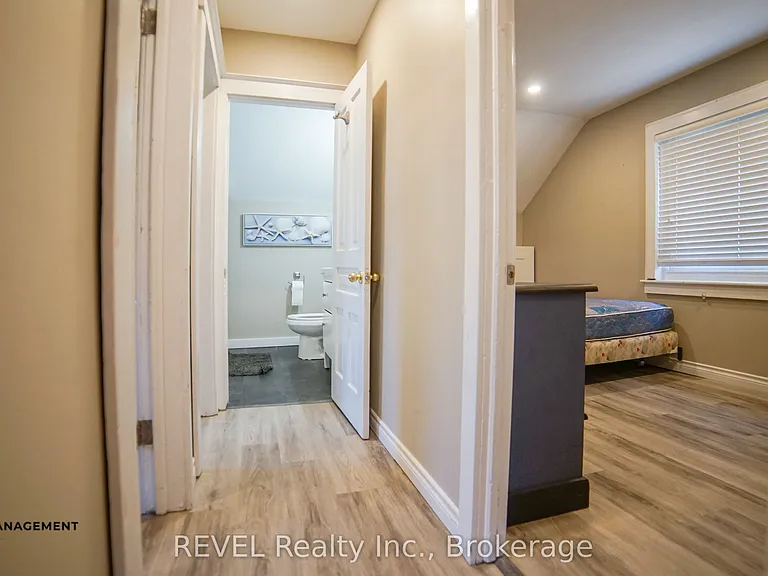 32 Edmund St — Photo 10