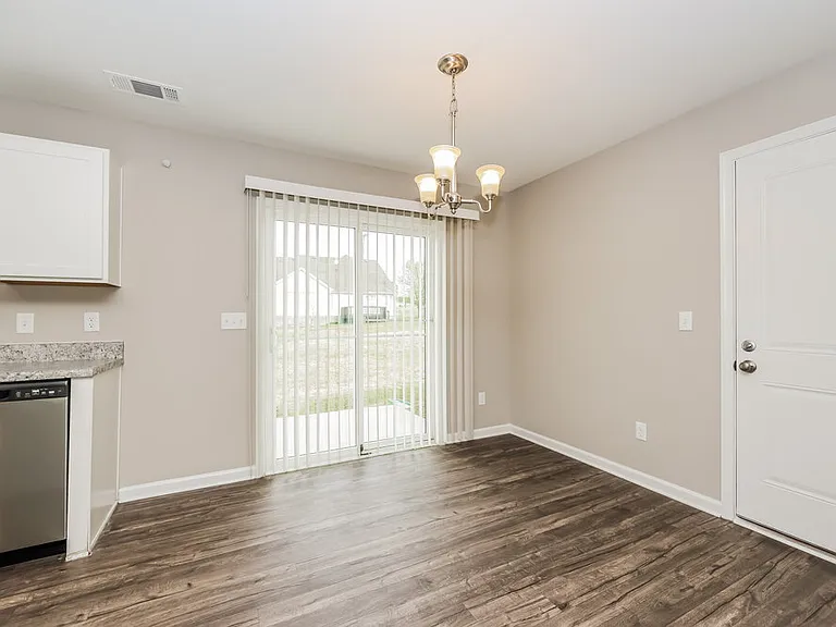 106 Norwich Ct — Photo 6