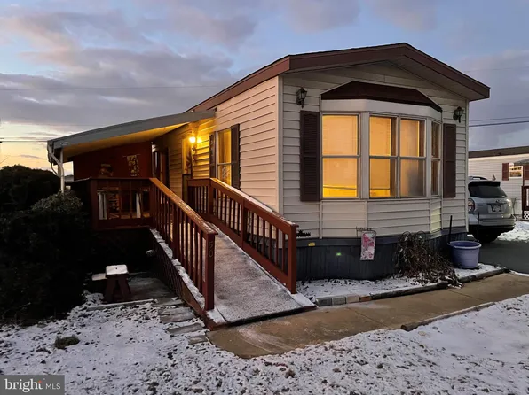 50 Lobin Rd, East Earl, PA 17519