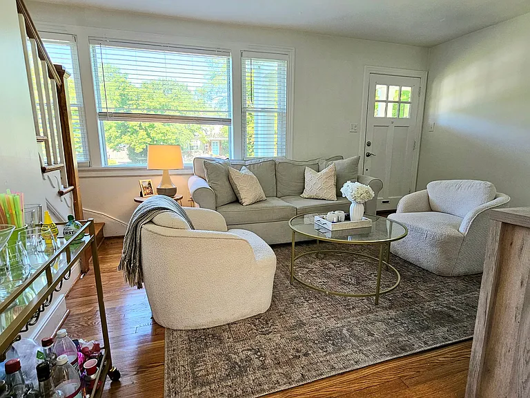 1403 Roxbury Rd — Photo 22