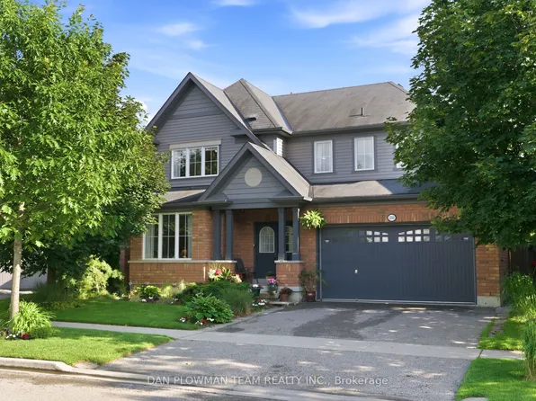 2243 Pilgrim Sq, Oshawa, ON L1L 0B5