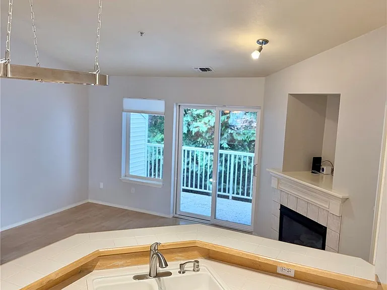12113 NE 171st Pl — Photo 3