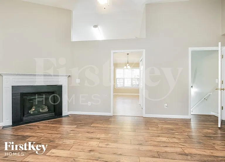 263 Carriage Ln — Photo 6