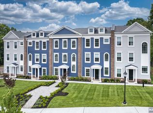 42 Parkside Ln, Teaneck, NJ 07666