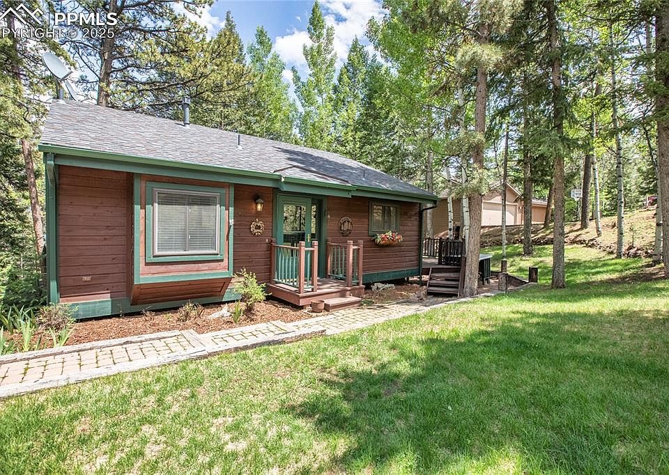 1st image of 451 Evergreen Ct