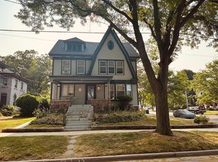 352 Paris Ave SE, Grand Rapids, MI 49503