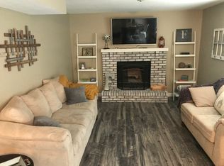 8 Hunters Chase Ct, Saint Charles, MO