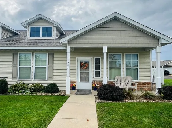 1407 Tower Ln NE, Cedar Rapids, IA 52402