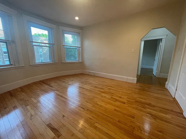 164 Strathmore Rd #12 — Photo 6
