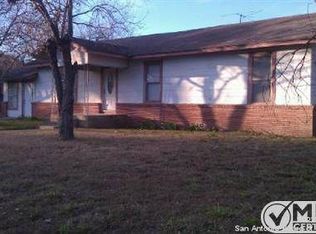 114 Bensdale Rd, Pleasanton, TX 78064