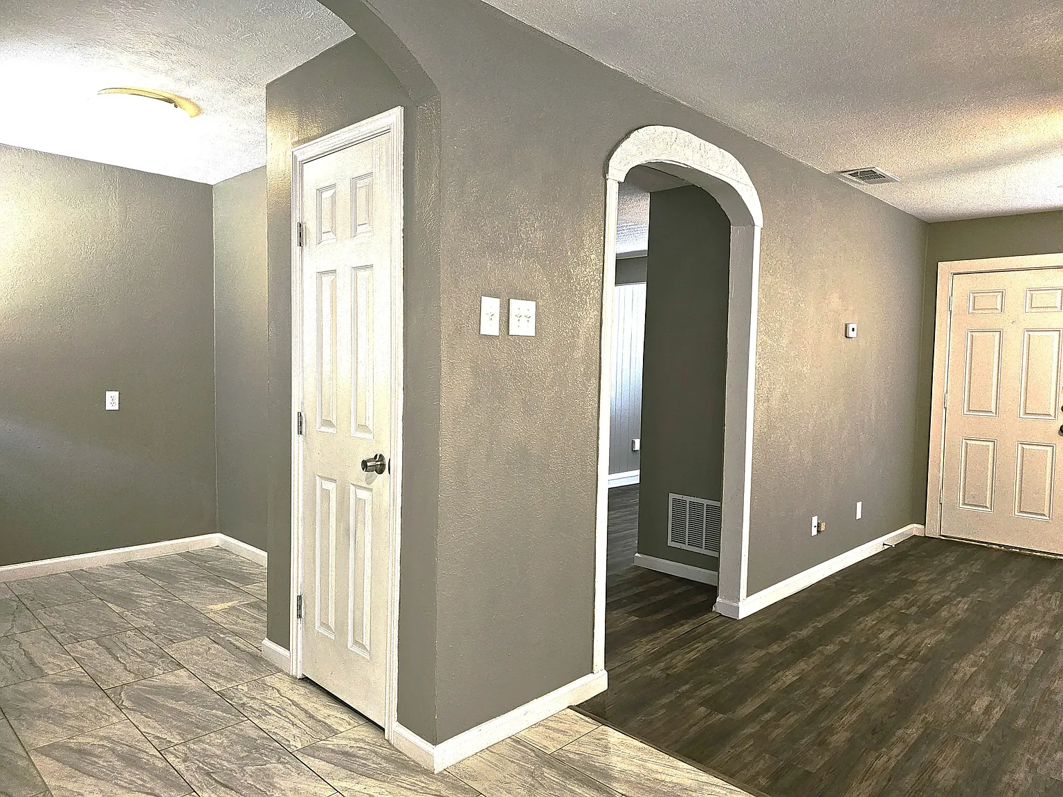 3 bed, 1075 sqft, $1,625 — Photo 4
